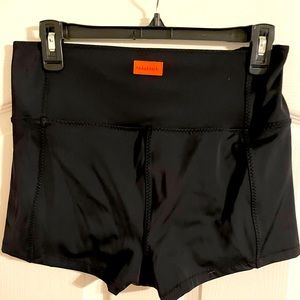 NWT Fabletics athletic shorts size XL (fits like a Large)